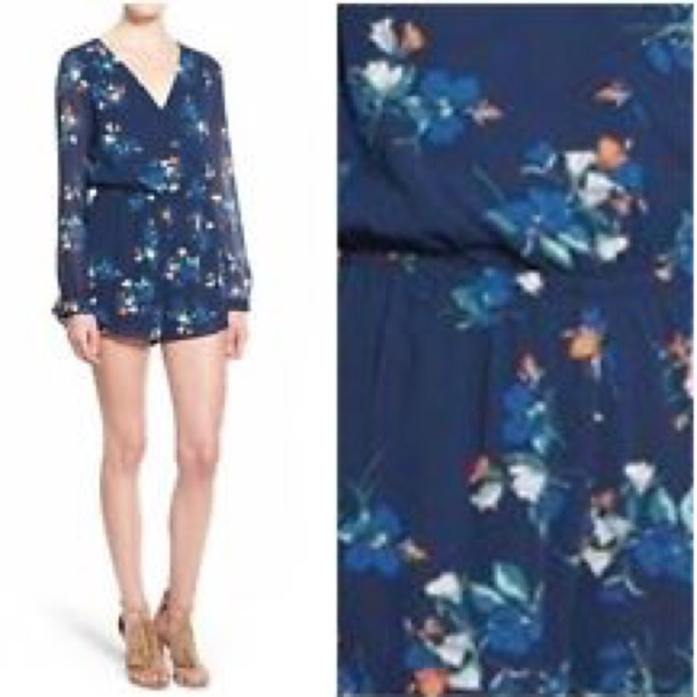 ASTR Navy Floral Long-Sleeve Romper - XS